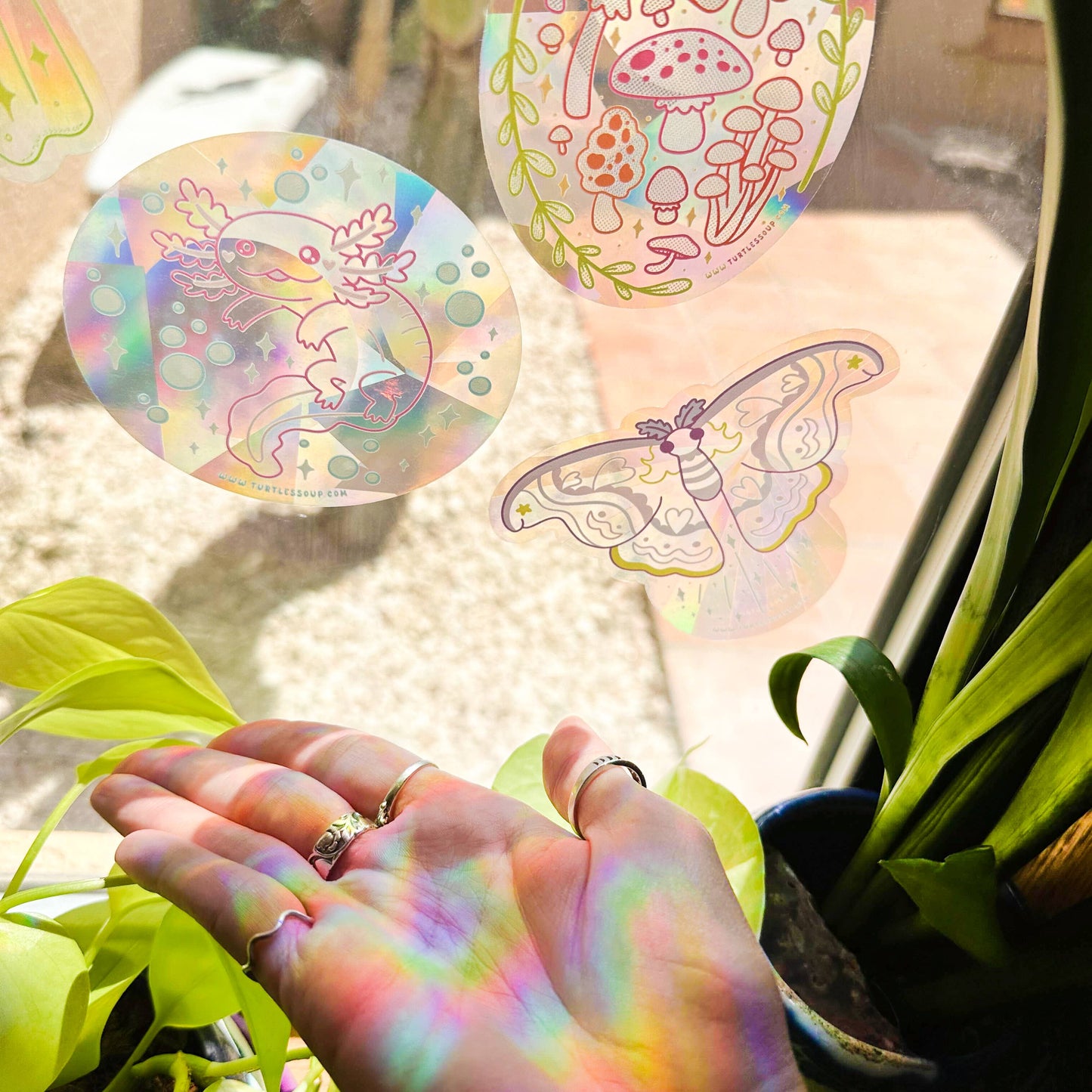 Decorative Suncatcher Collection Featuring Nature-Inspired Designs for Home and Garden