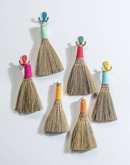 Whisk Broom